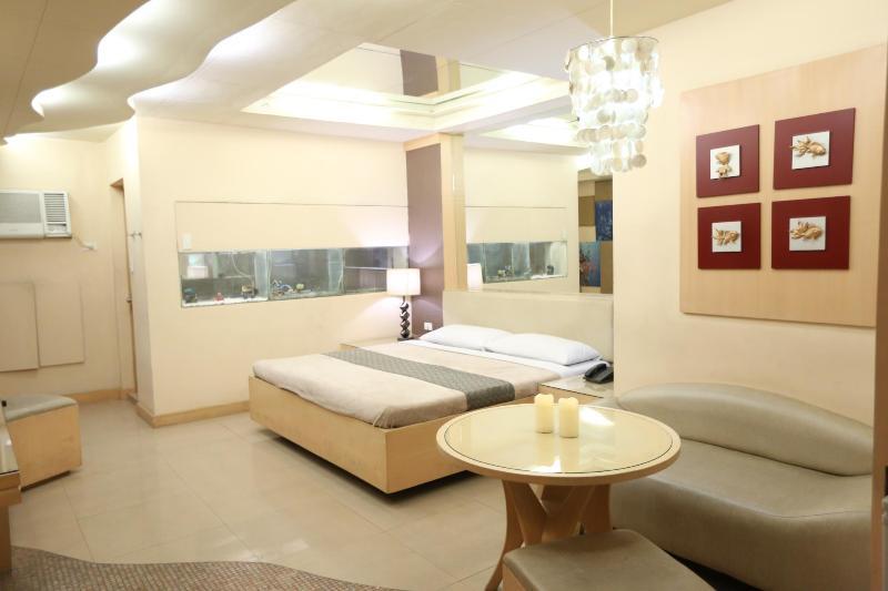 Victoria Court Suites Pasig Eksteriør bilde