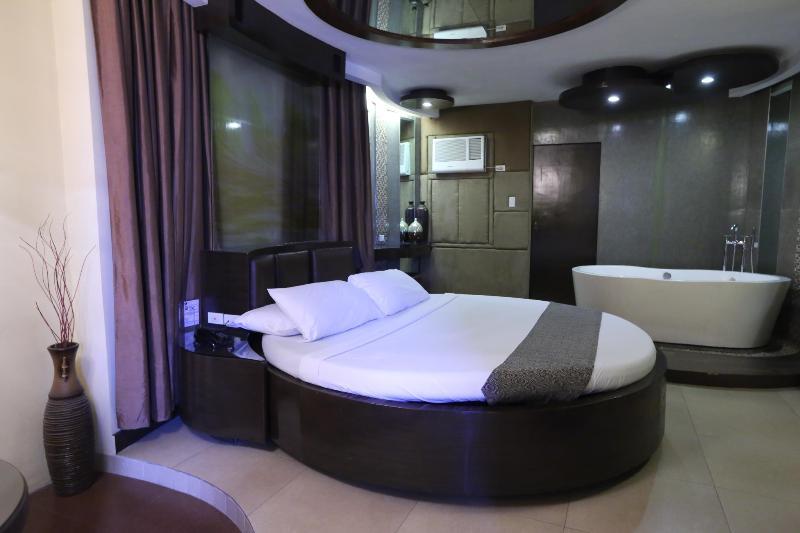 Victoria Court Suites Pasig Eksteriør bilde