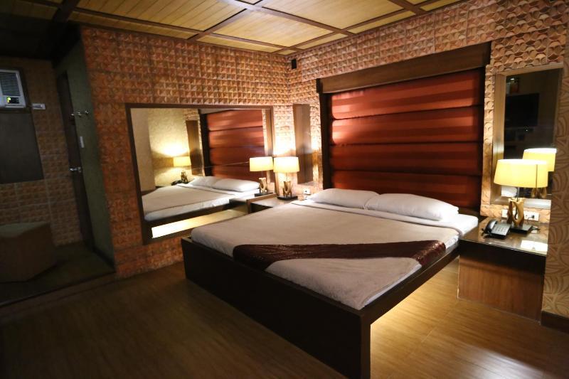 Victoria Court Suites Pasig Eksteriør bilde