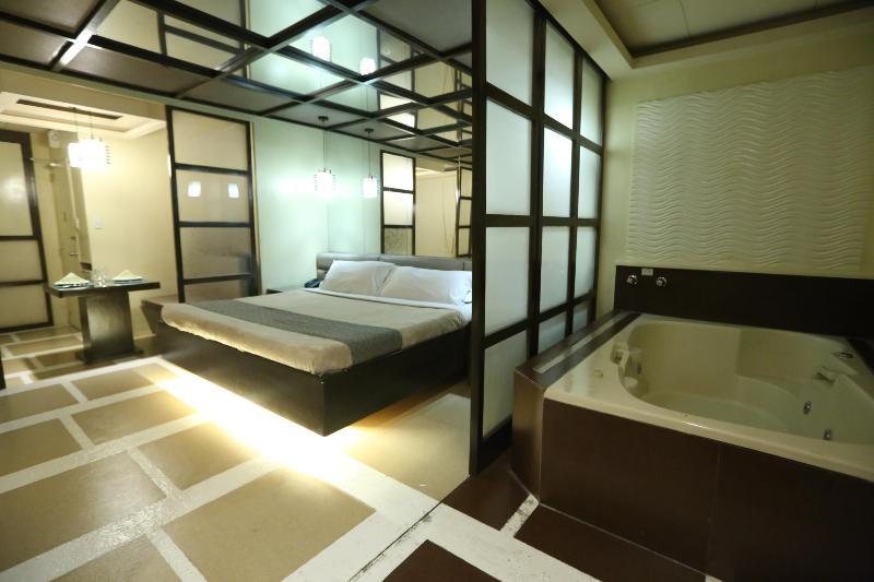 Victoria Court Suites Pasig Eksteriør bilde