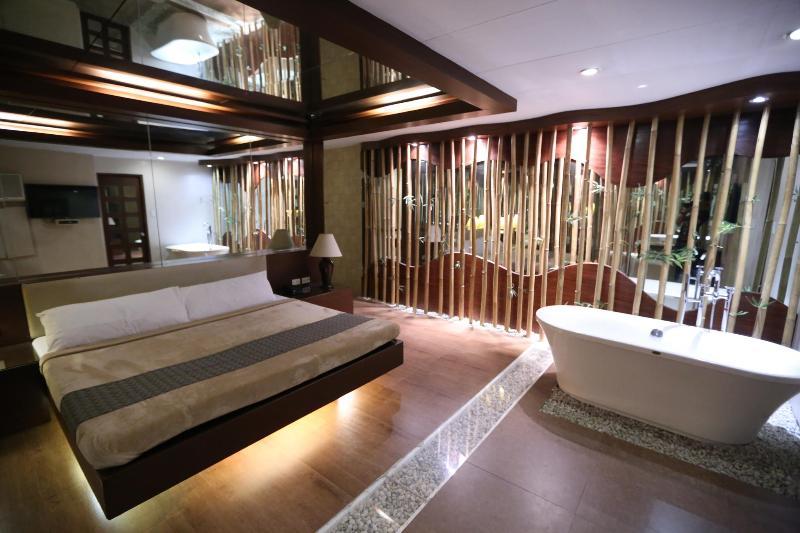 Victoria Court Suites Pasig Eksteriør bilde