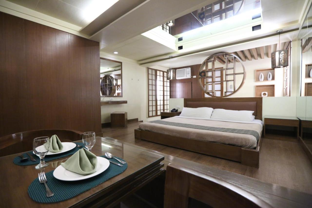 Victoria Court Suites Pasig Eksteriør bilde