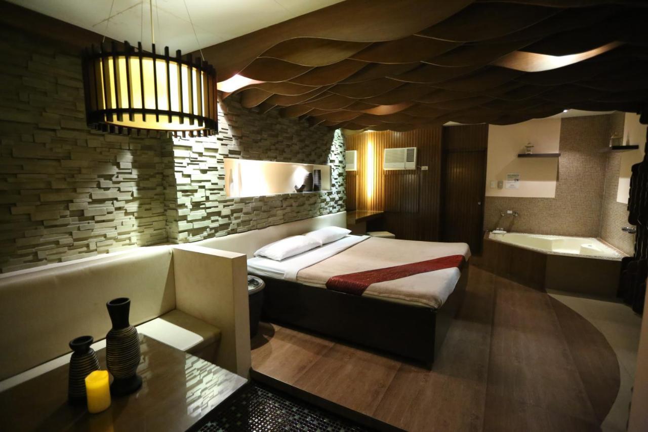 Victoria Court Suites Pasig Eksteriør bilde